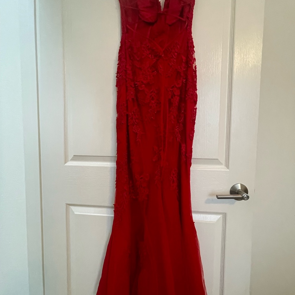 AIDYN GOWN- Used once- XS - 5.5f